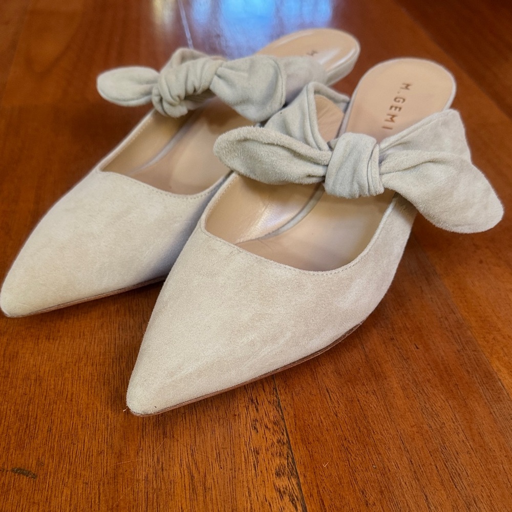 M. Gemi Pointed Suede Knot-Top Mules in Multi-Blues and Light Beige - Picture 4 of 9